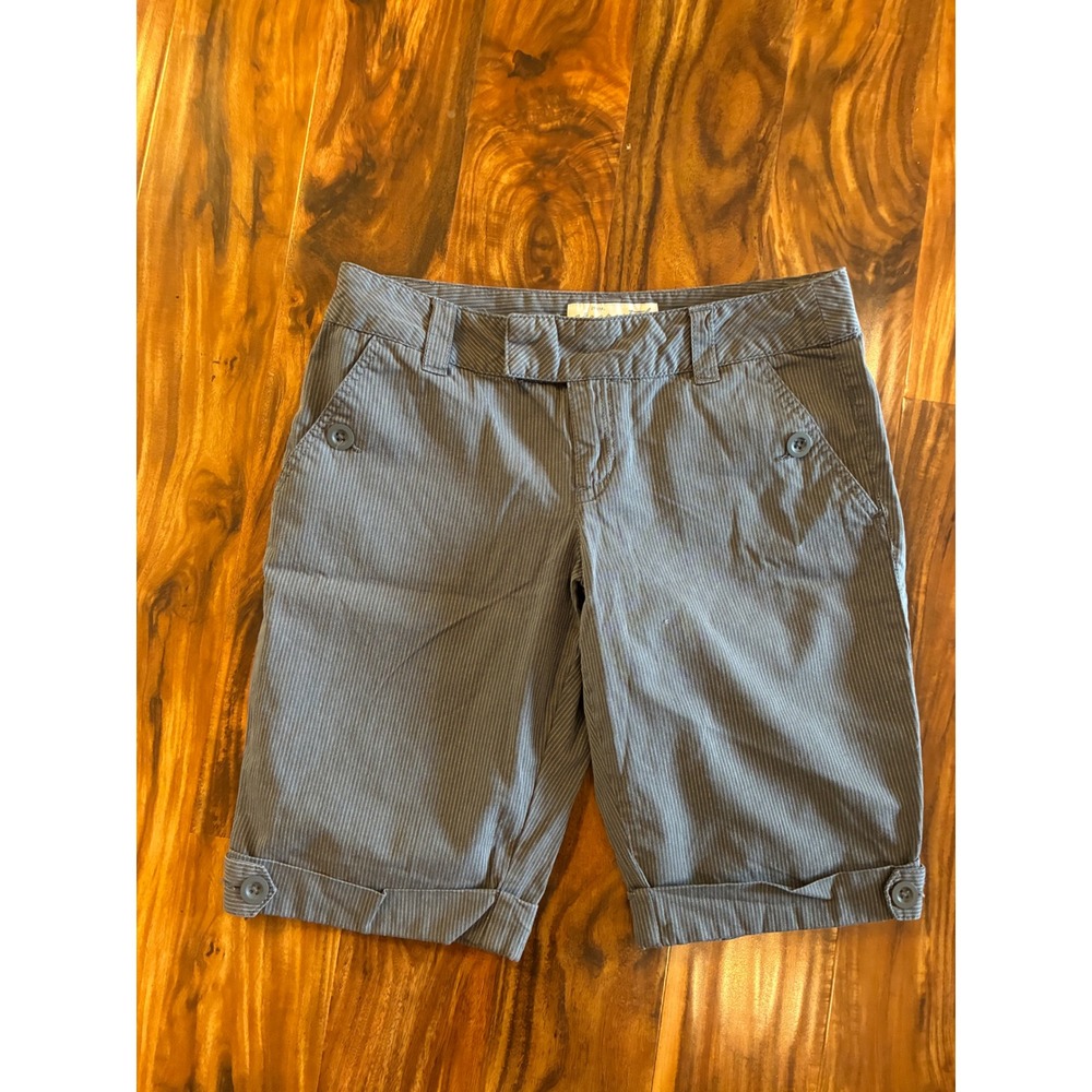 Aeropostale Blue White Pinstripe Bermuda Shorts Cuffed Cotton Womens Size 9/10